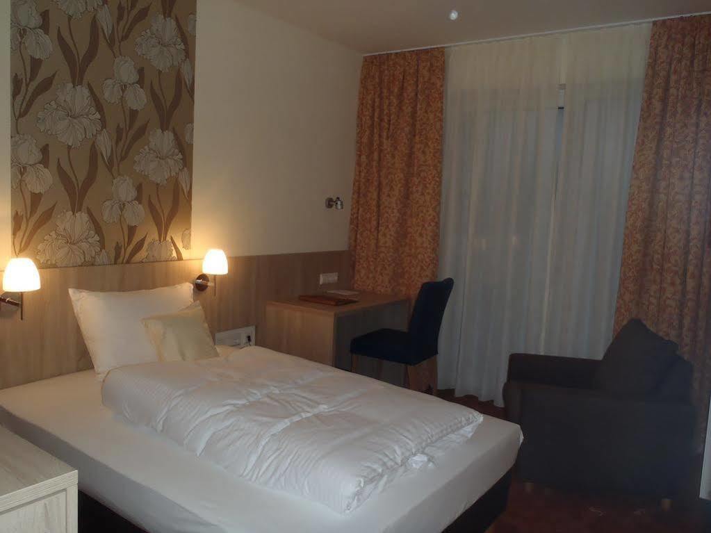 Schade'S Wohlfuehlhotel Selb Exterior foto